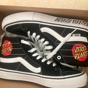 Vans Santa Cruz Sk8-Hi (SIZE 9M)